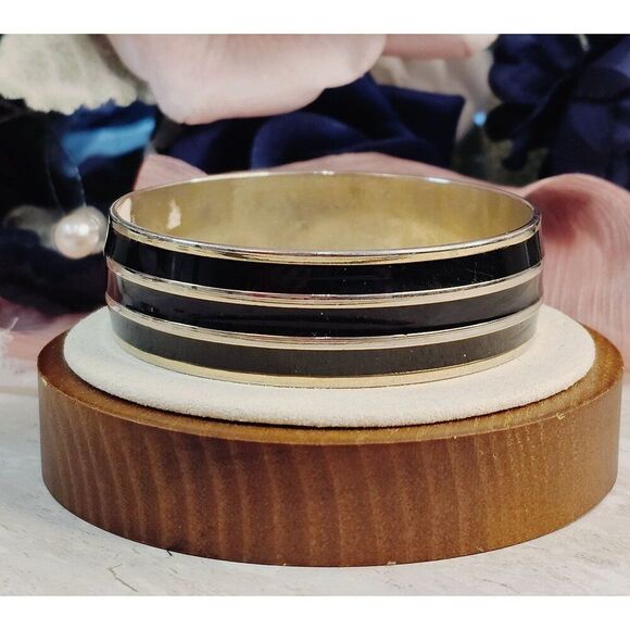 🔥$5/$25 Silver Black enamel Strips Bangle Bracelet - Picture 3 of 4